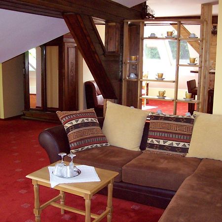 Pensiunea Crocus - Sauna & Billiard Poiana Brašov Exteriér fotografie