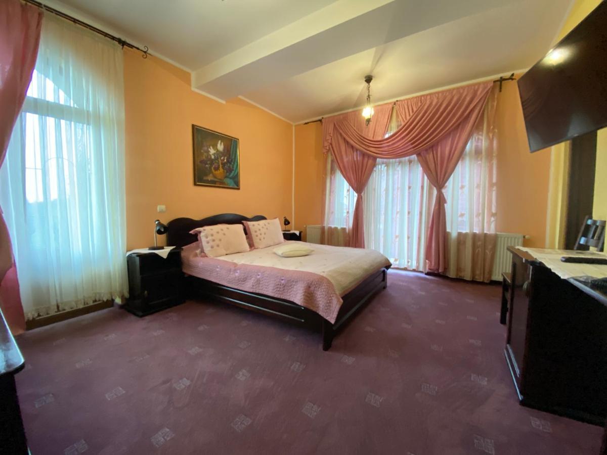 Pensiunea Crocus - Sauna & Billiard Poiana Brašov Exteriér fotografie