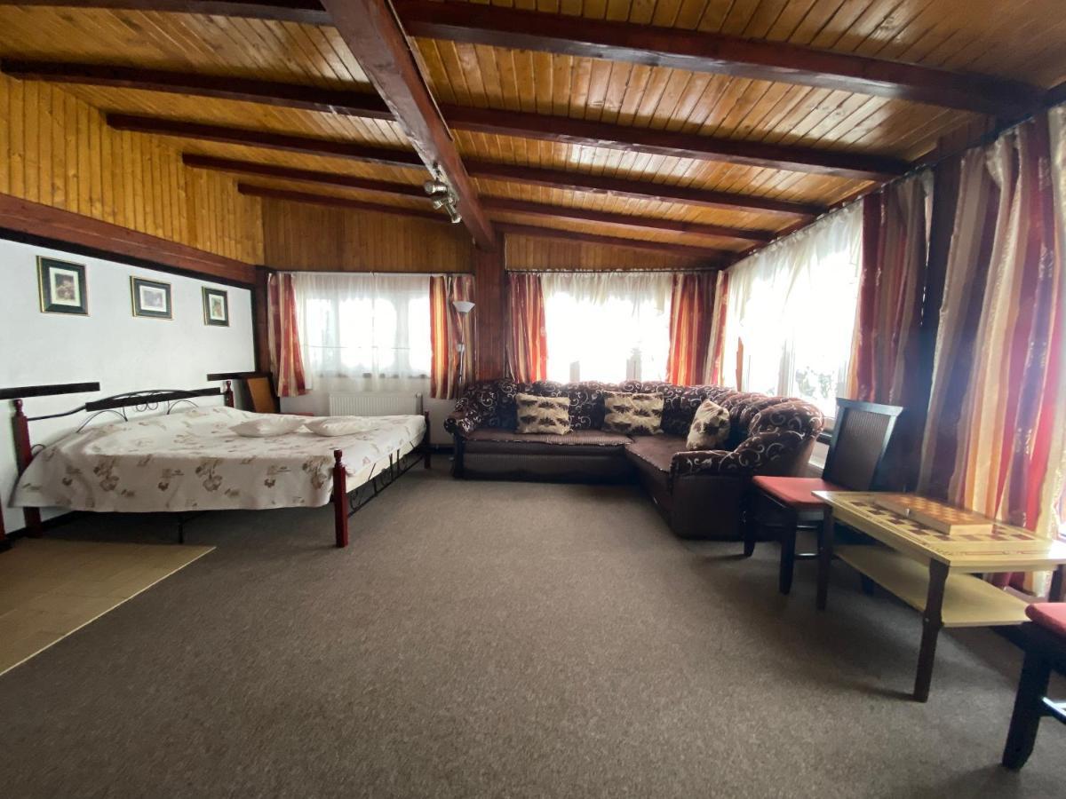 Pensiunea Crocus - Sauna & Billiard Poiana Brašov Exteriér fotografie