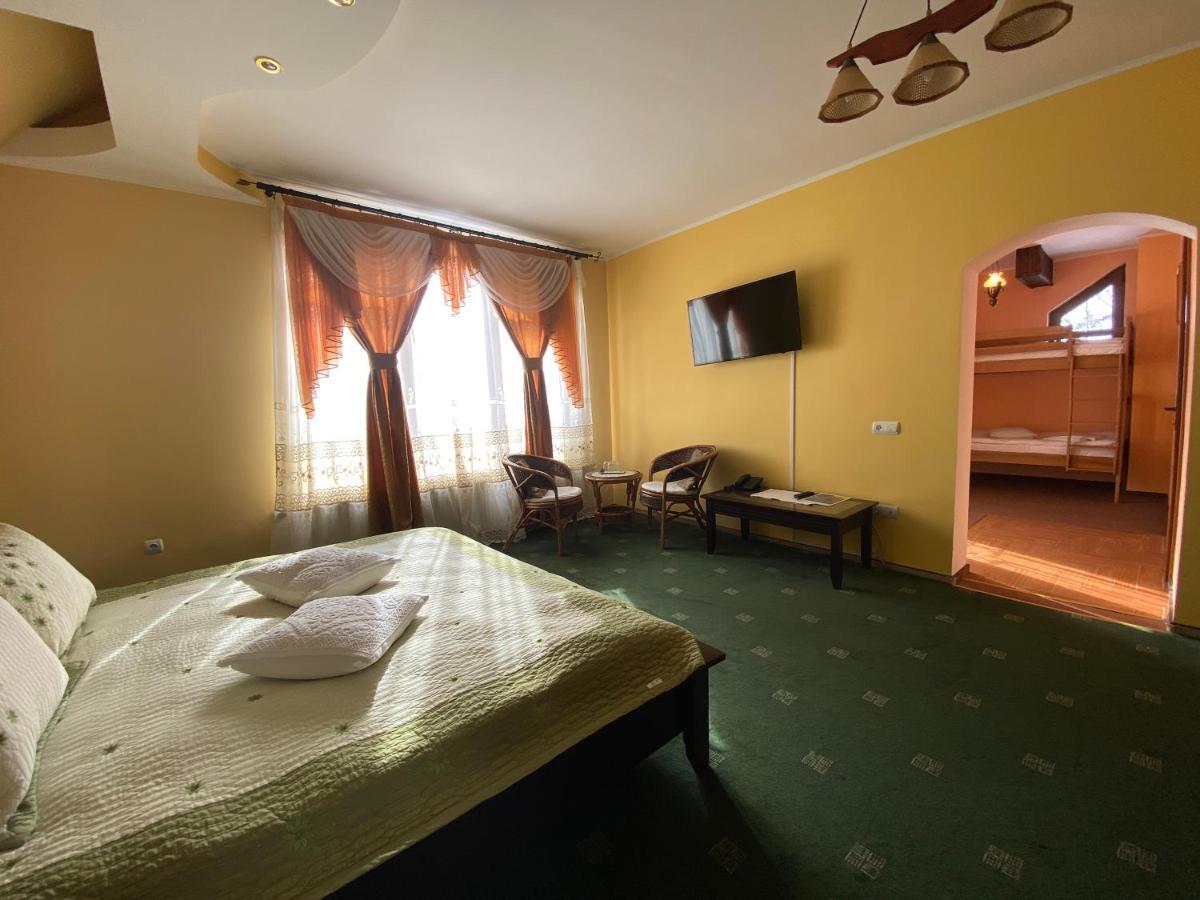 Pensiunea Crocus - Sauna & Billiard Poiana Brašov Exteriér fotografie