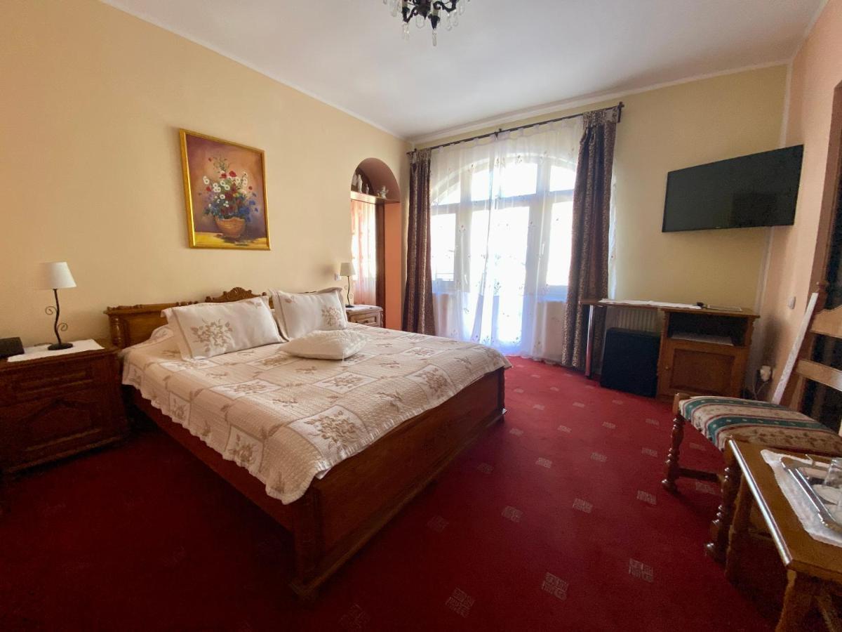 Pensiunea Crocus - Sauna & Billiard Poiana Brašov Exteriér fotografie